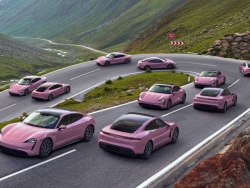 Khi các cung đường tràn ngập những chiếc Porsche Taycan màu hồng
