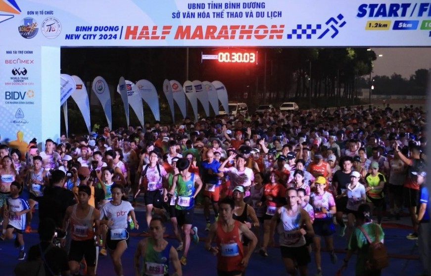Sôi động Giải Half Marathon thành phố mới Bình Dương năm 2024