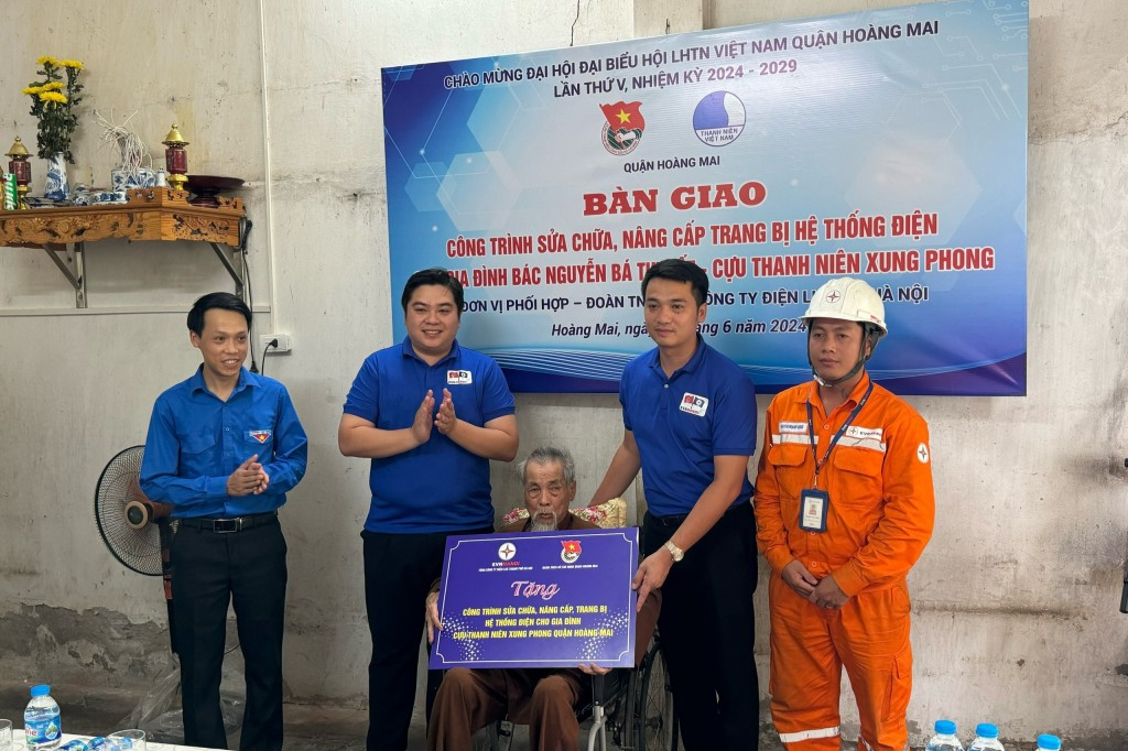 Mang niềm vui đến với cựu thanh niên xung phong