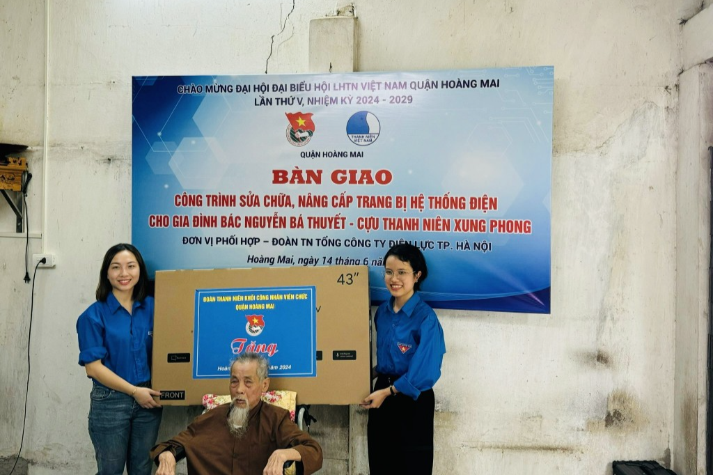 Mang niềm vui đến với cựu thanh niên xung phong