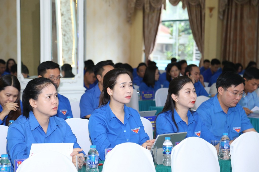 Đại biểu tham dự hội nghị