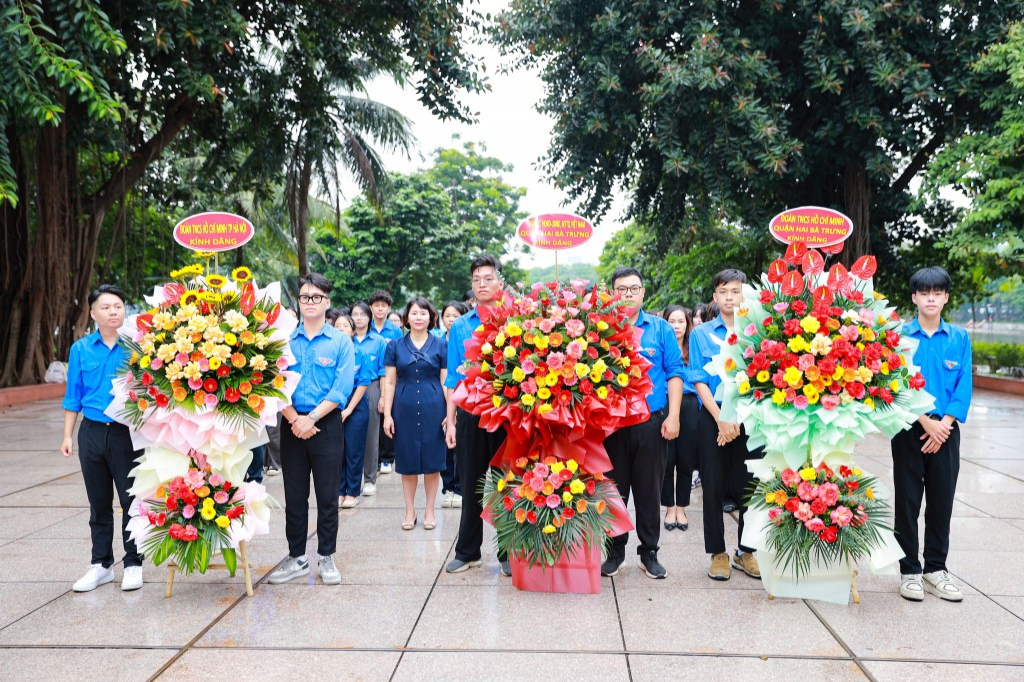 140 thanh niên ưu tú quận Hai Bà Trưng báo công dâng Bác