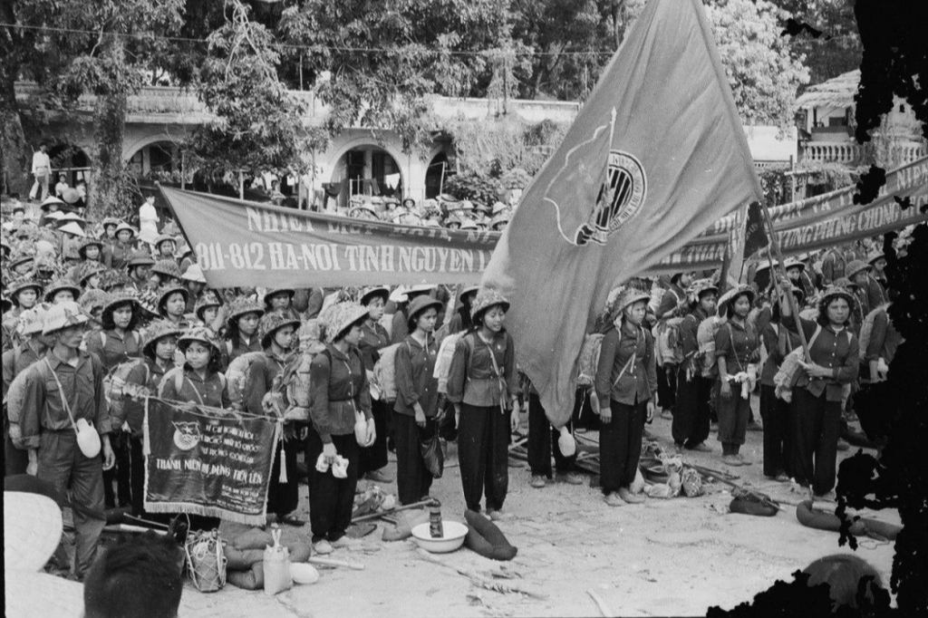 Từ mảnh đất thiêng Thăng Long - Đông Đô - Hà Nội, phong trào “Ba sẵn sàng” nhanh chóng lan rộng ra cả nước và trở thành cao trào cách mạng của tuổi trẻ - Nguồn: sưu tầm