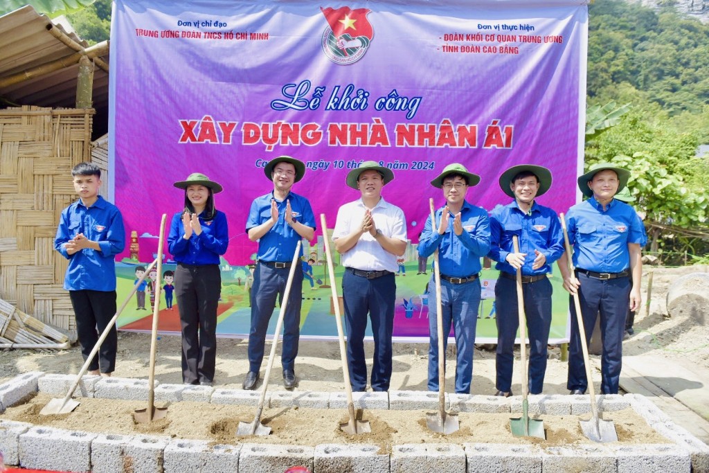 Bí thư Trung ương Đoàn Nguyễn Tường Lâm tham gia lễ khởi công xây dựng nhà nhân ái cho thanh niên hoàn cảnh khó khăn tại Cao Bằng