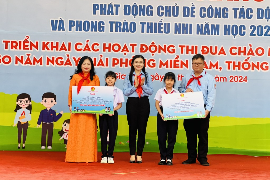 Phát động chủ đề công tác Đội, phong trào thiếu nhi năm học 2024-2025