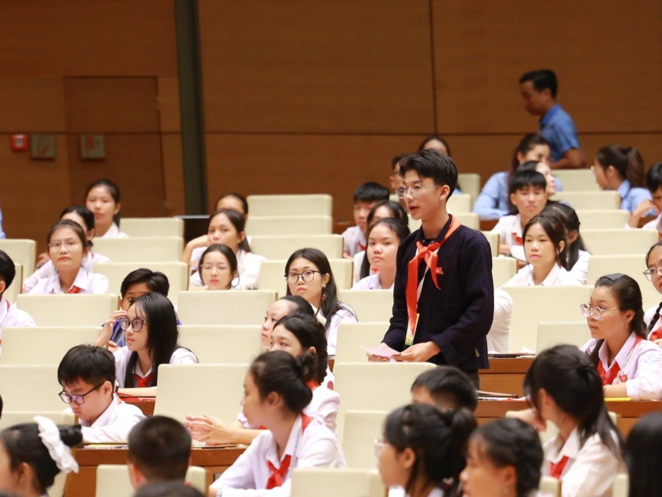 “Quốc hội trẻ em” chất vấn về bạo lực học đường, chất kích thích