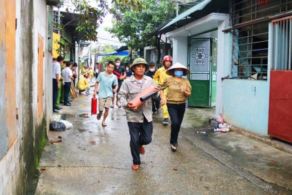 Người dân tham gia diễn tập 