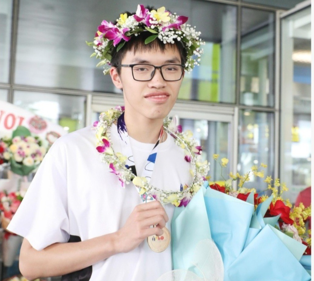 Thân Thế Công 