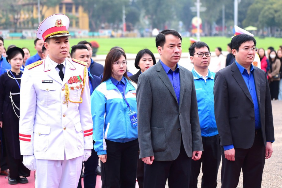 Cán bộ Đoàn nhận Giải thưởng Lý Tự Trọng báo công dâng Bác