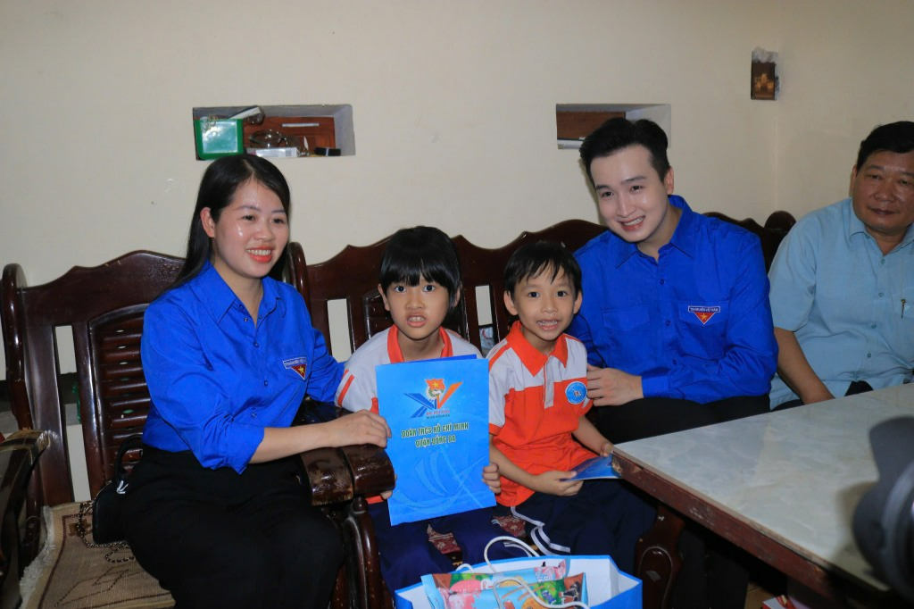 Thắp sáng ước mơ của những học trò hoàn cảnh khó khăn