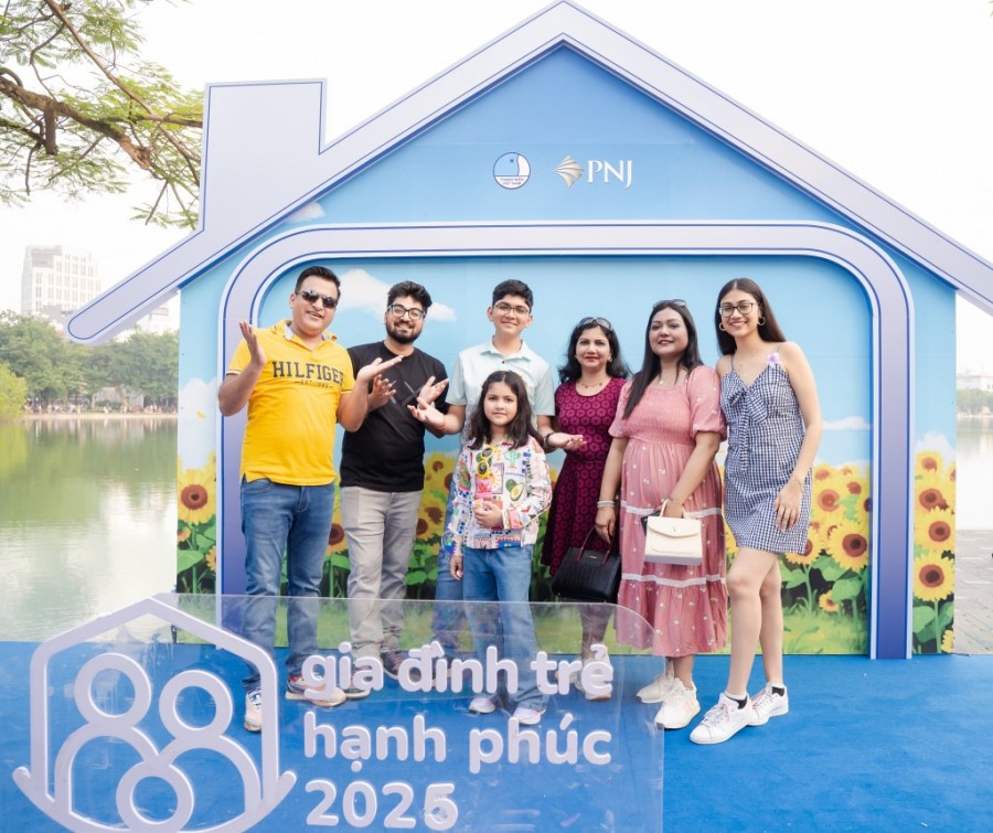 Du khách thích thú check - in tại sự kiện Du khách thích thú check - in tại sự kiện