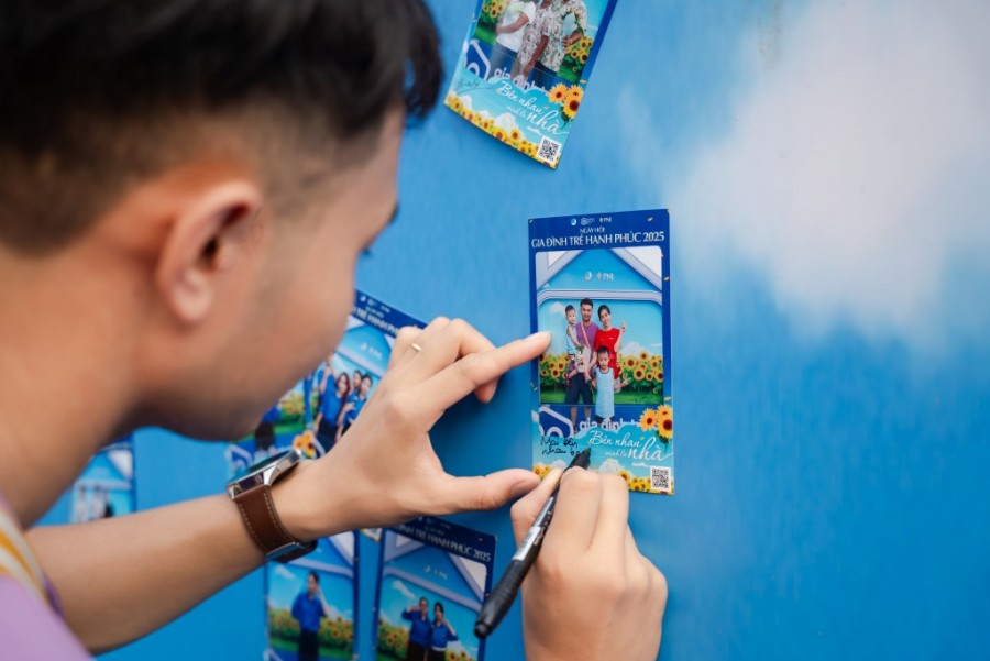 trải nghiệm các hoạt động gắn kết tại chương trình (Ảnh: Sơn Tùng) trải nghiệm các hoạt động gắn kết tại chương trình (Ảnh: Sơn Tùng)