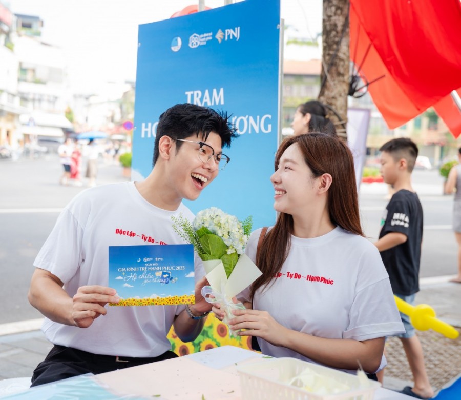 “Gia đình truyền hình” có mặt tại sự kiện (Ảnh: Sơn Tùng) “Gia đình truyền hình” có mặt tại sự kiện (Ảnh: Sơn Tùng)