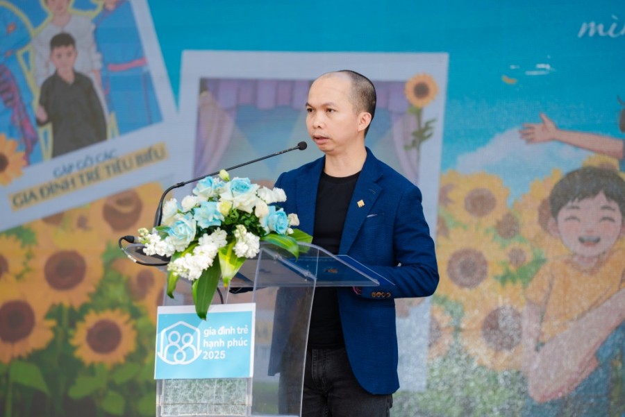 Ông Nguyễn Khoa Hồng Thành - Giám đốc Cao Cấp Marketing, Giám đốc Truyền thông & Đối Ngoại PNJ phát biểu tại lễ khai mạc (Ảnh: Sơn Tùng) Ông Nguyễn Khoa Hồng Thành - Giám đốc Cao Cấp Marketing, Giám đốc Truyền thông & Đối Ngoại PNJ phát biểu tại lễ khai mạc (Ảnh: Sơn Tùng)