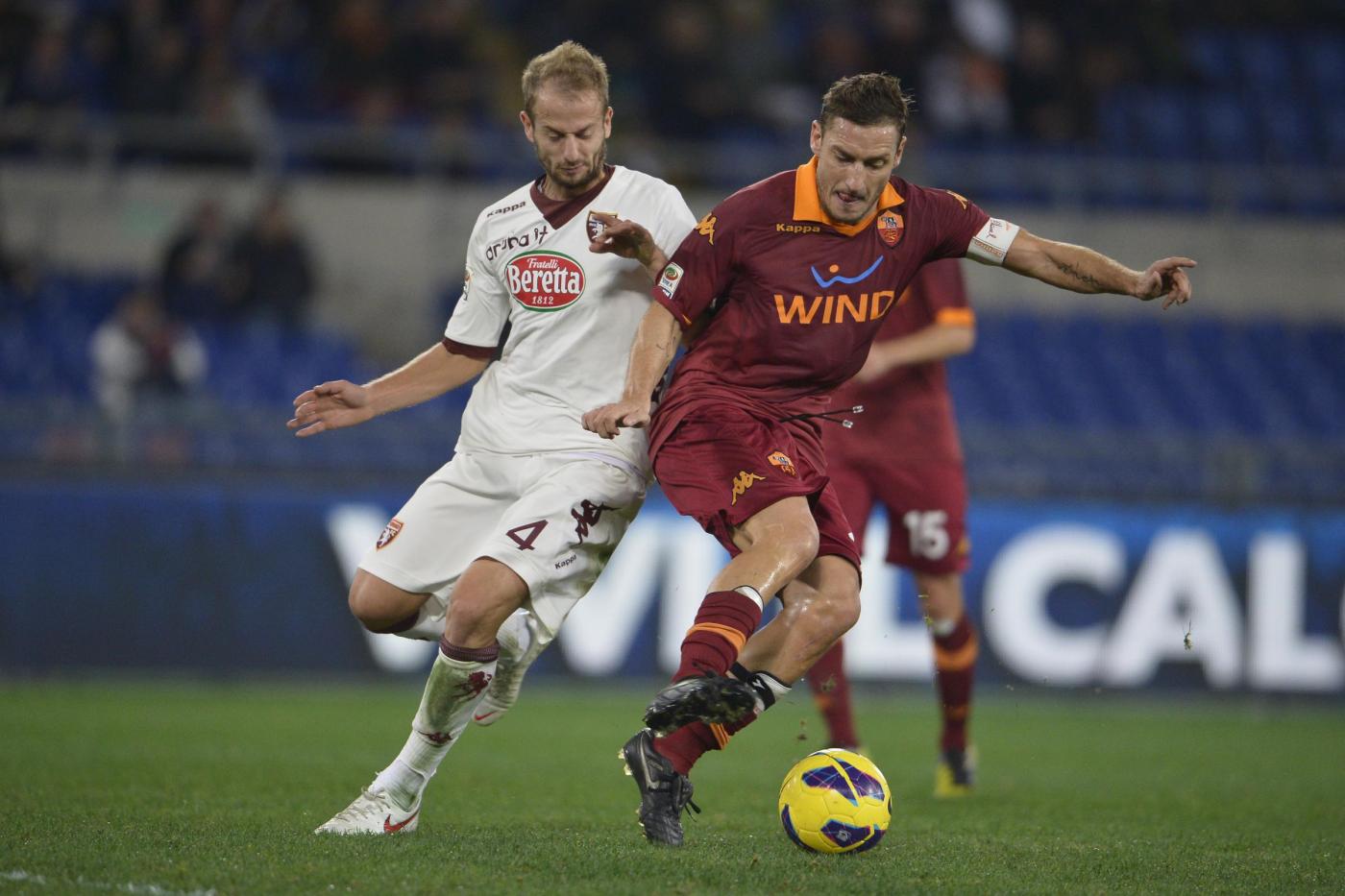 Dzeko và Salah lập công, Roma đại thắng 4-1